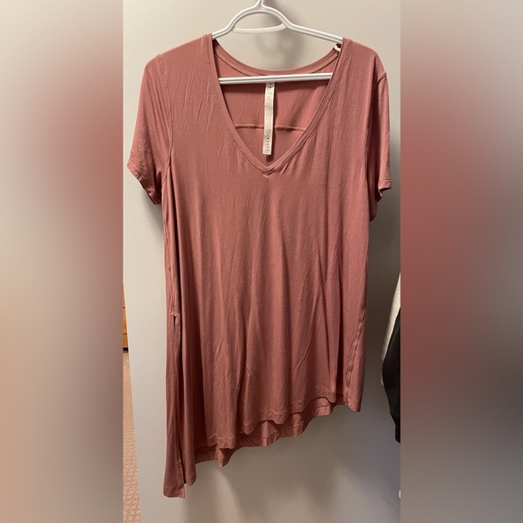 Lululemon to the point tee - Picture 2 of 9